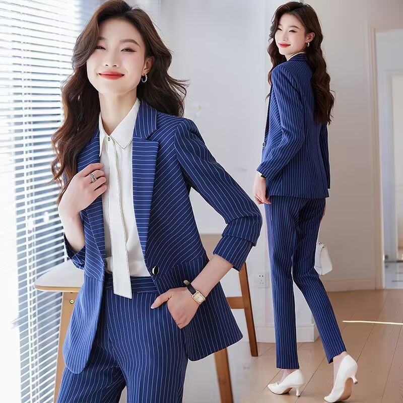 Blau gestreifter Anzug für Dam – Women'S Formal Wear Stores Bewertung und Preis